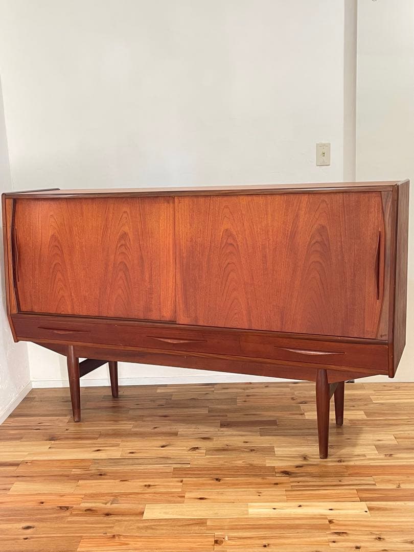 北欧 デンマーク ヴィンテージ チーク オイルフィニッシュ サイドボード