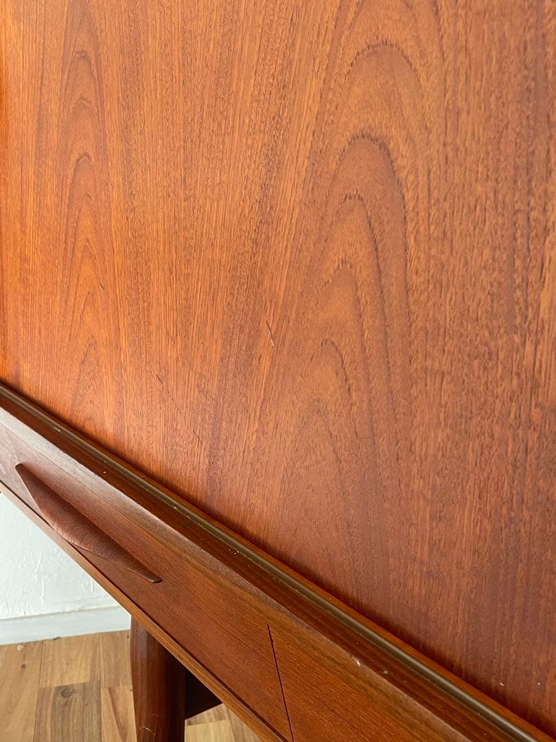 北欧 デンマーク ヴィンテージ チーク オイルフィニッシュ サイドボード