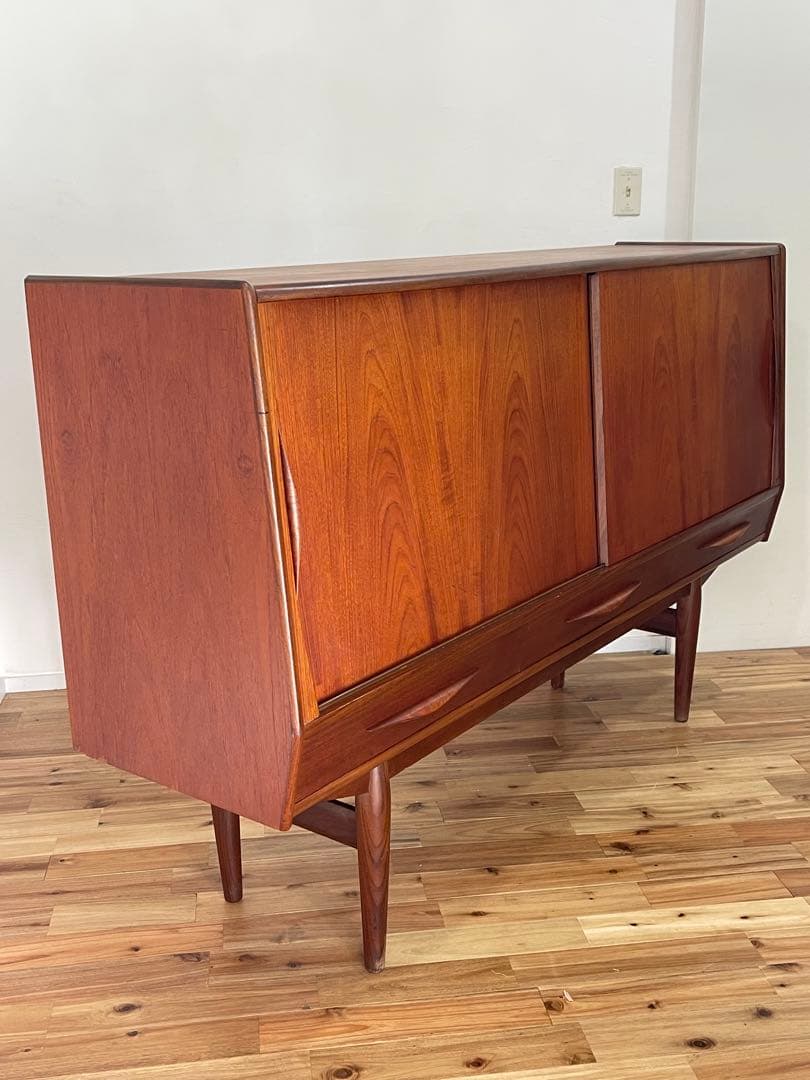 北欧 デンマーク ヴィンテージ チーク オイルフィニッシュ サイドボード