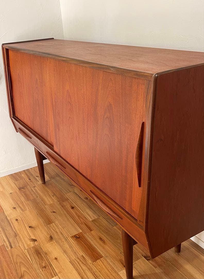 北欧 デンマーク ヴィンテージ チーク オイルフィニッシュ サイドボード