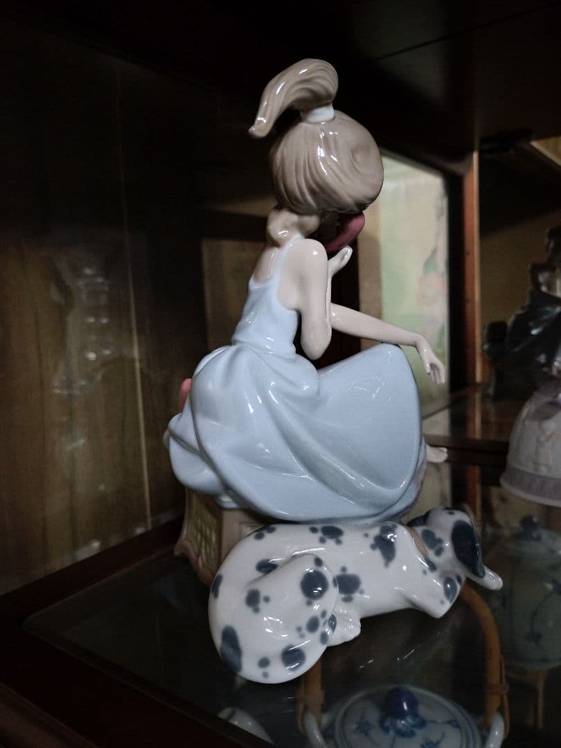 リヤドロ　大事な電話　※受話器外れあり