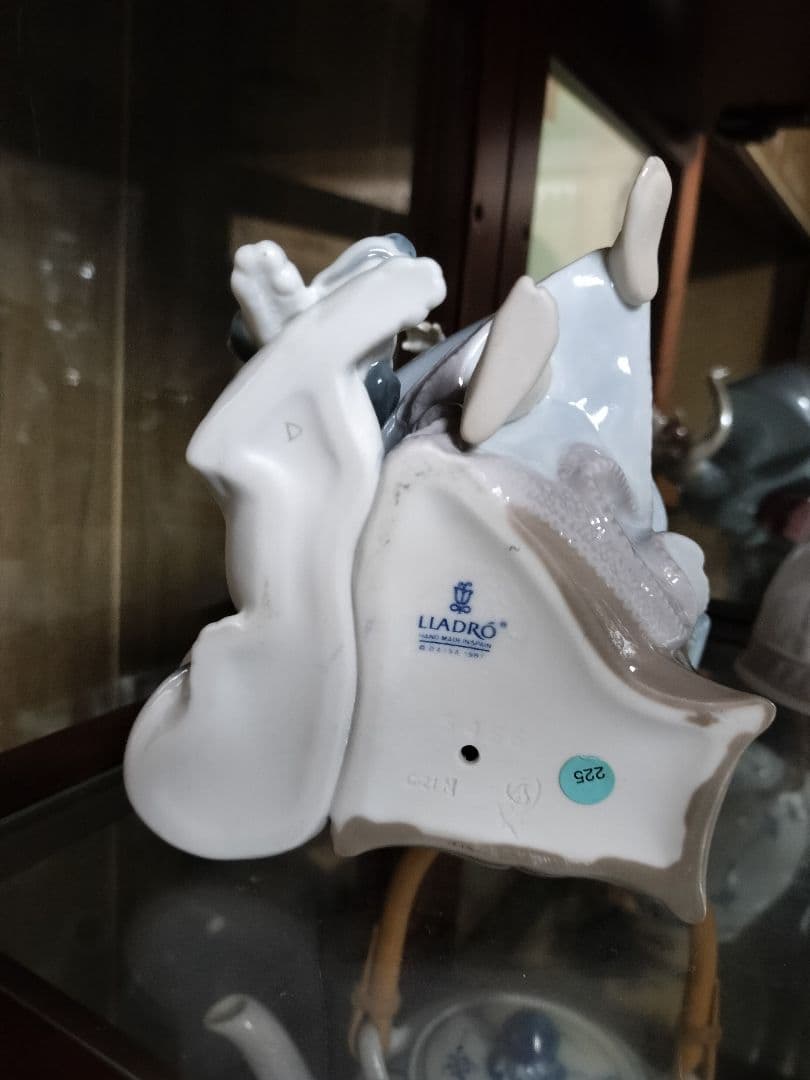 リヤドロ　大事な電話　※受話器外れあり