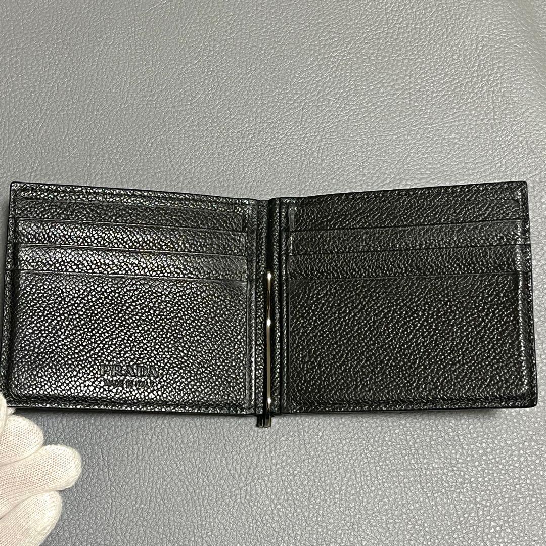 【未使用級】プラダ マネークリップ シボ ロゴ 金具 レザー ネイビー 黒 財布