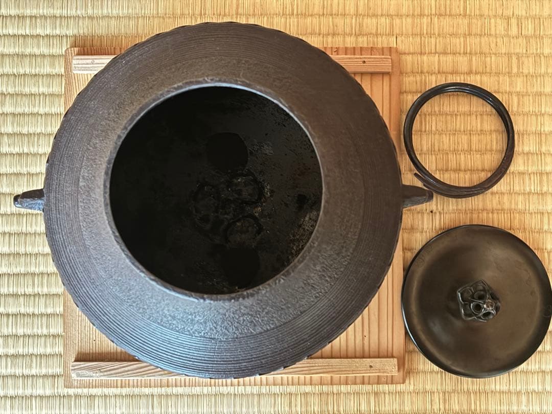 茶道具　『亀甲鶴紋 独楽釜』鉄製茶釜 人間国宝 高橋敬典造