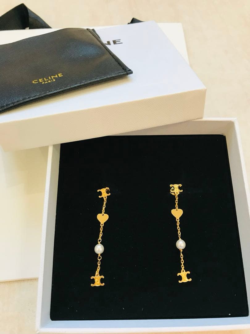セリーヌ　ロング　パール　ピアス