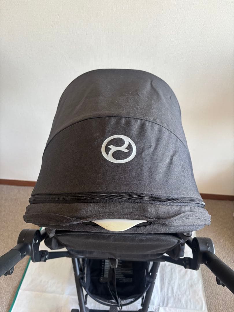 cybex eezy S twist サイベックスイージーS ツイスト　ブラック