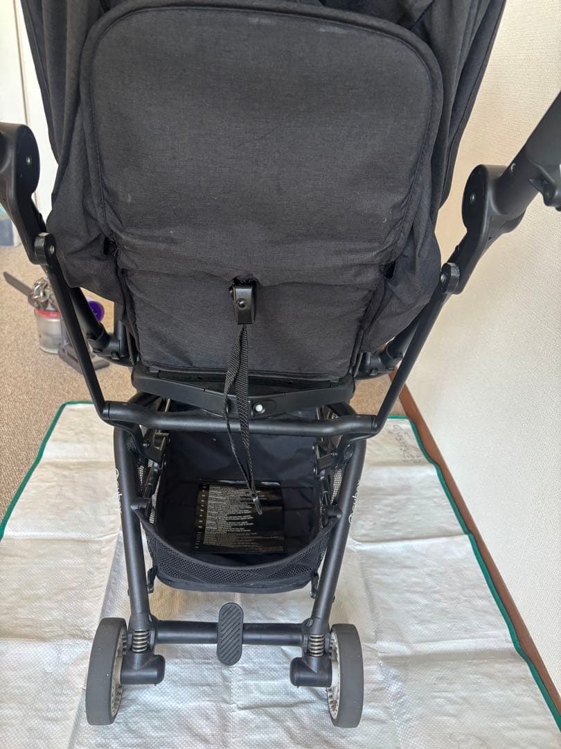 cybex eezy S twist サイベックスイージーS ツイスト　ブラック