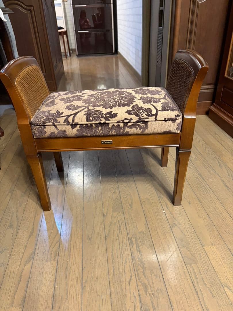 マルニ家具　オットマン