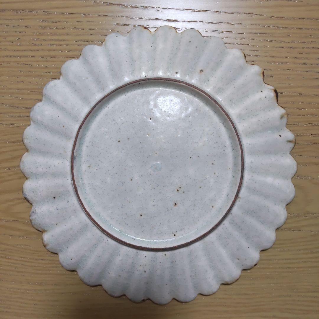 市野吉記さん 波形の皿