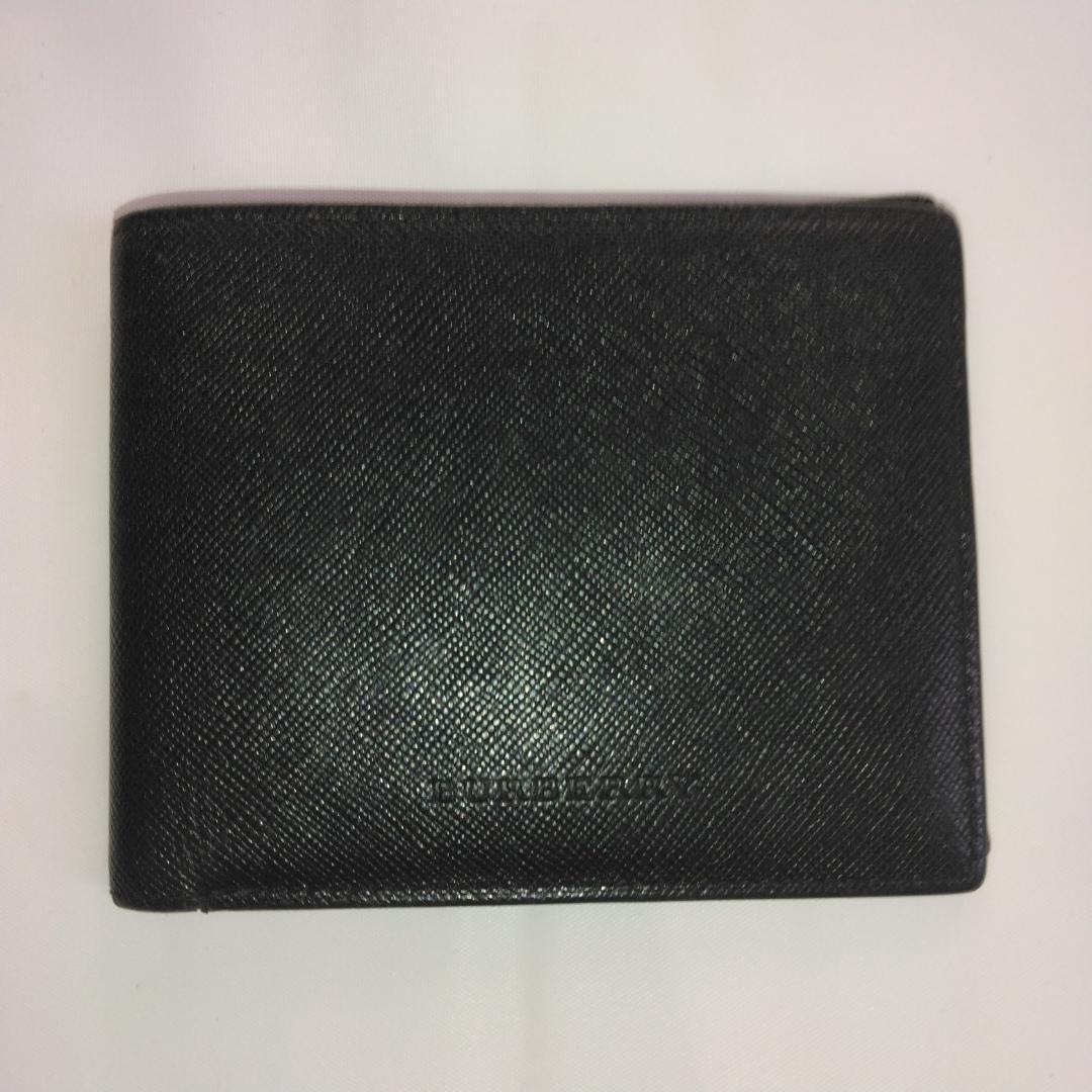 BURBERRY ブラック 二つ折り財布　サフィアーノレザー　ノバチェック