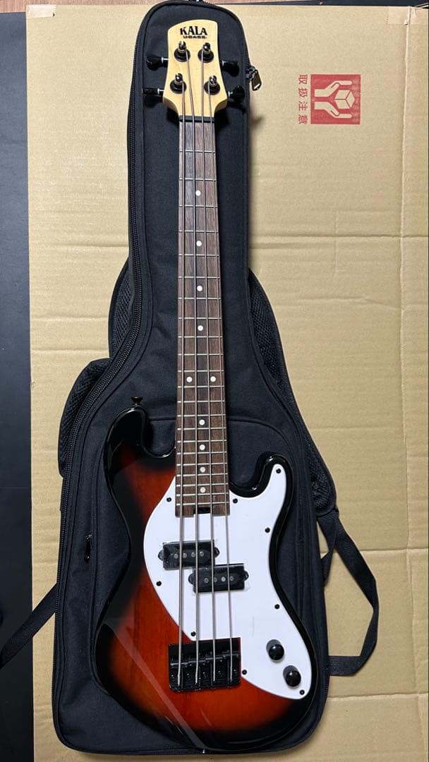 KALA U-BASS サンバースト 専用ケース付き