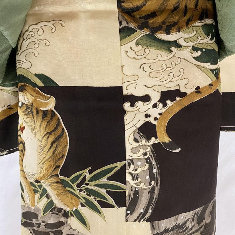506ab82◎七五三 三歳 男の子 セミアンティーク着物&被布 虎龍 黒◎