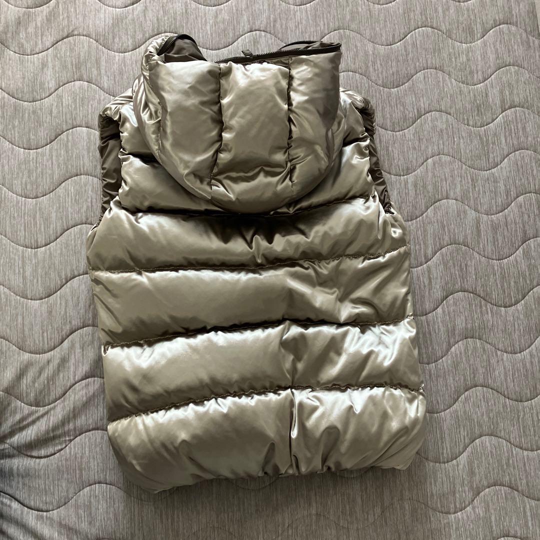 激レア！DUVETICA FEBEDUE レディース ゴールド ダウンベスト