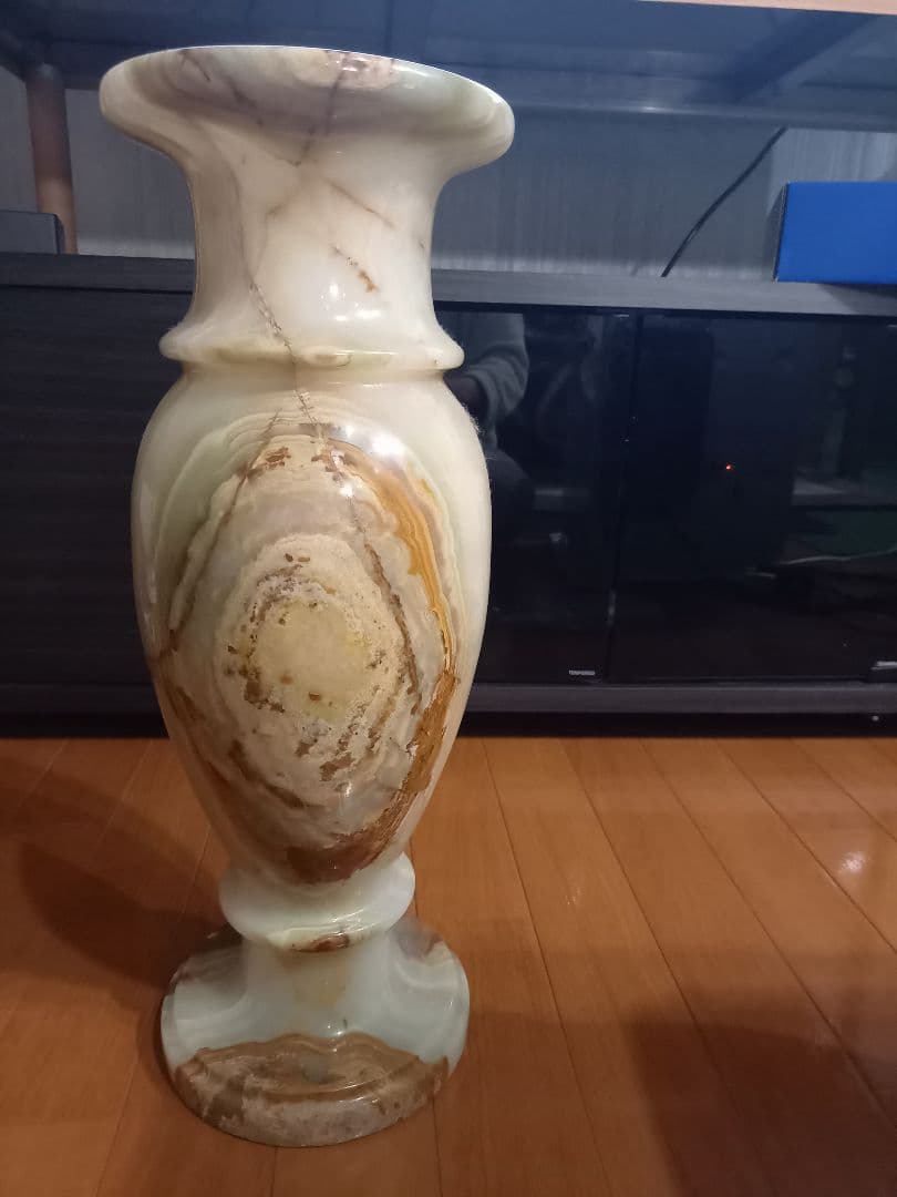 ミニテーブルと花瓶大理石