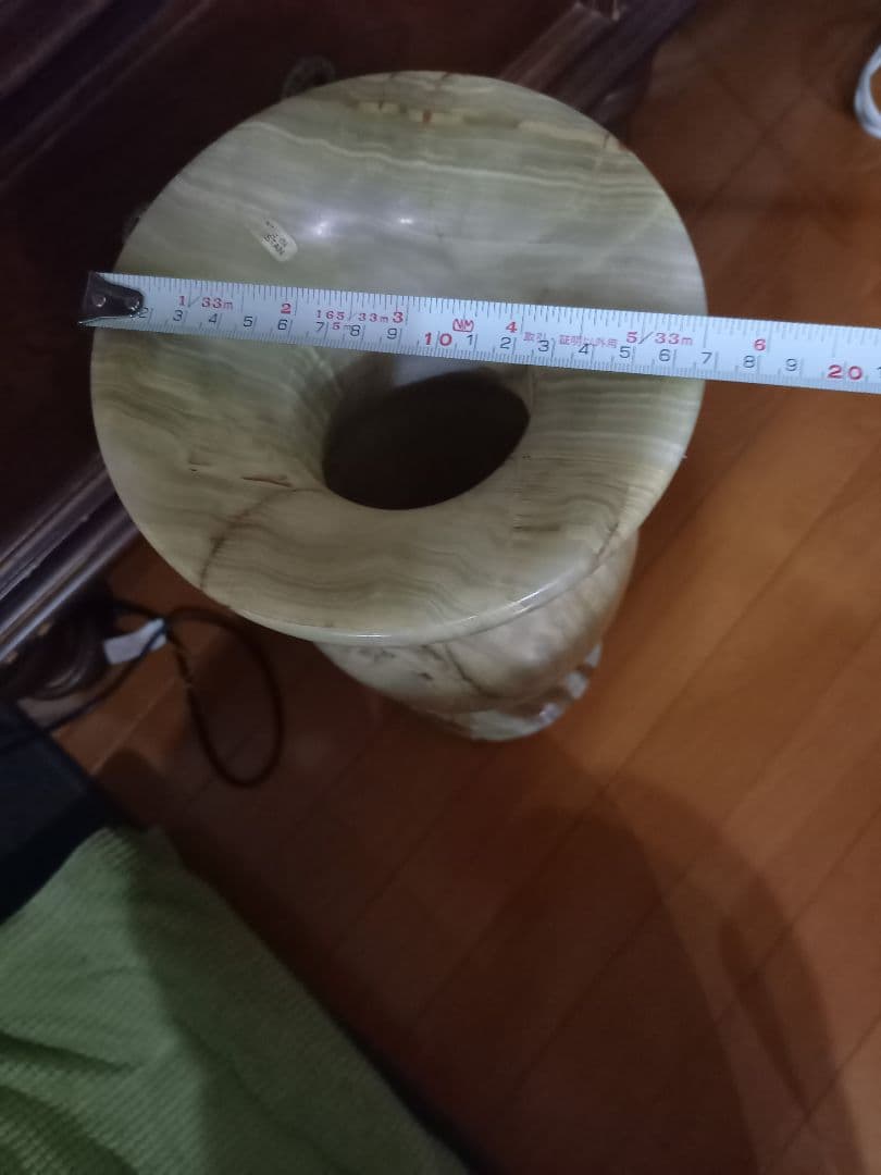 ミニテーブルと花瓶大理石