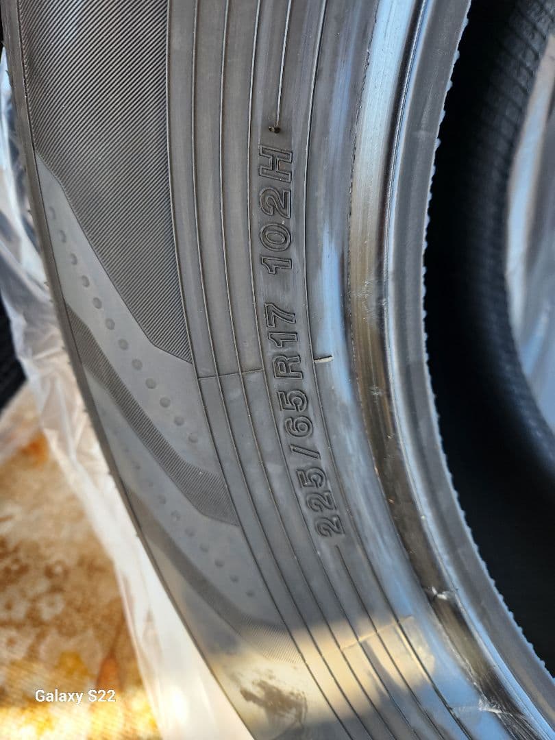 だんご、ヨコハマ225/65R/17タイヤ4本　（１）