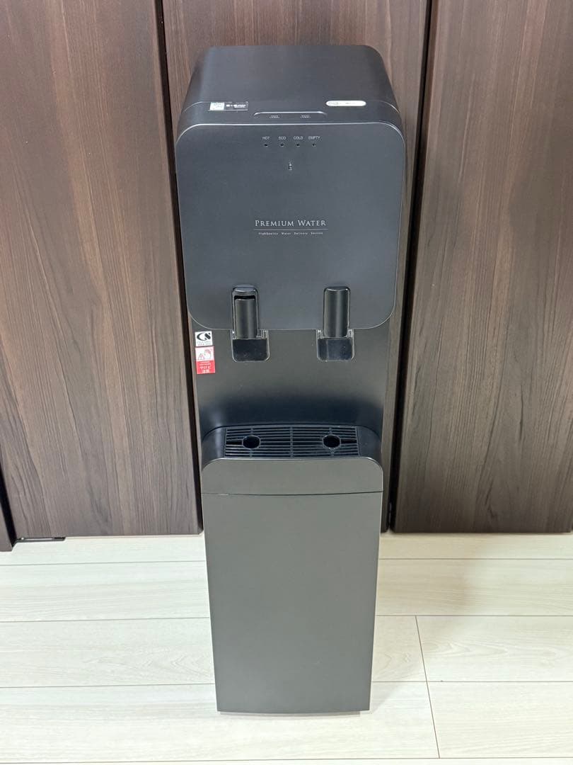 ウォーターサーバー本体 PREMIUM WATER famfit ブラック 中古