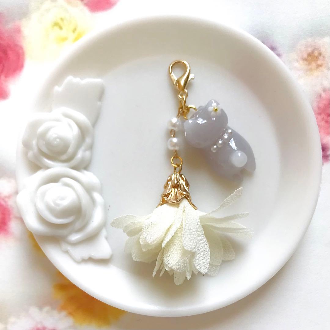 ぐでねこちゃんと花びらタッセル　チャーム　さばとら