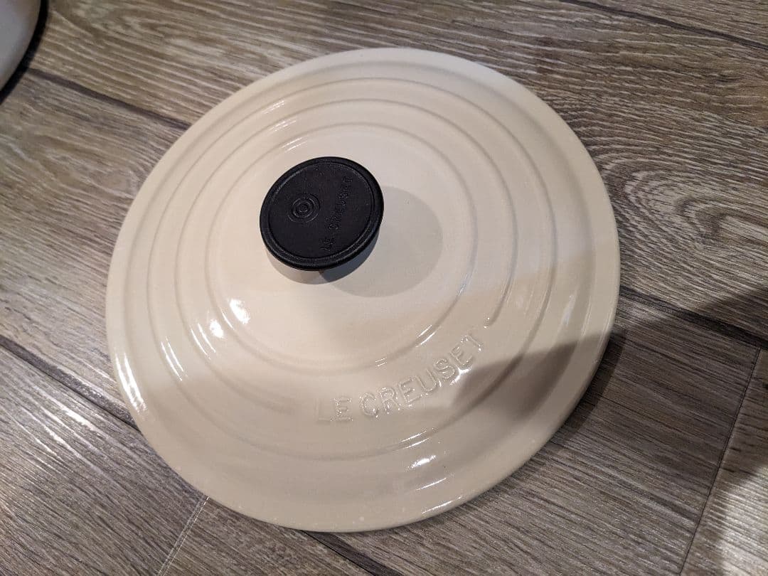 箱付き LE CREUSET 鋳鉄製 24 DUNE ココットロンド 希少カラー