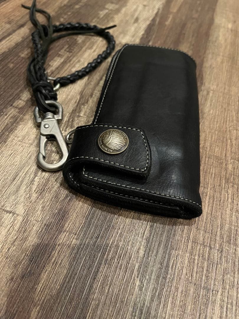 レッドムーンRED MOON 長財布　革チェーン付