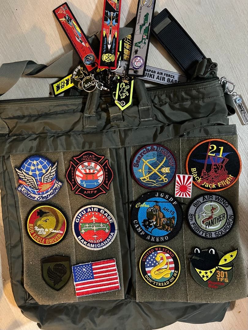 ヘルメットバッグ　パッチつけたままです。