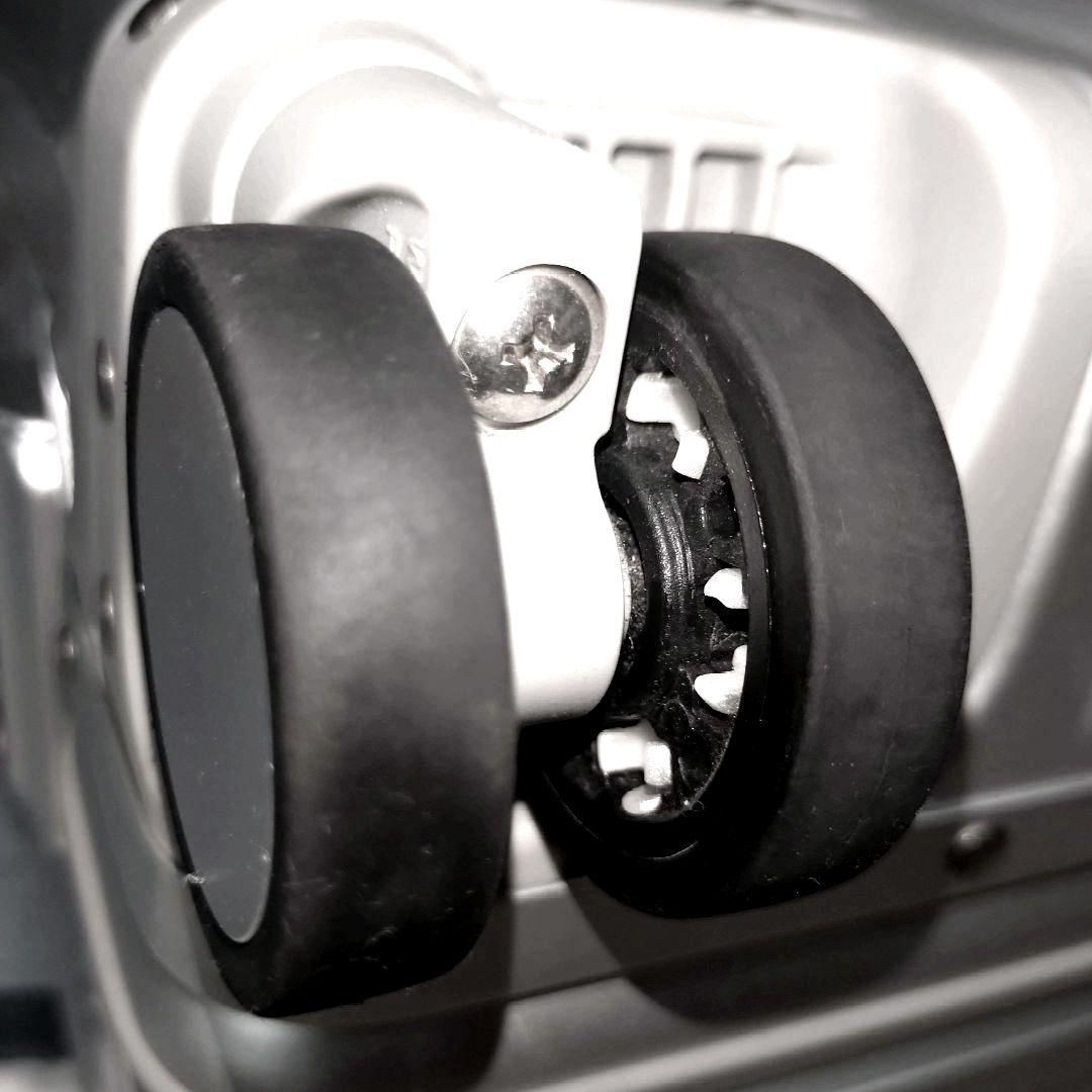 ✨極美品✨イノベーター　INV1811 36L 機内持込サイズ　アルミ