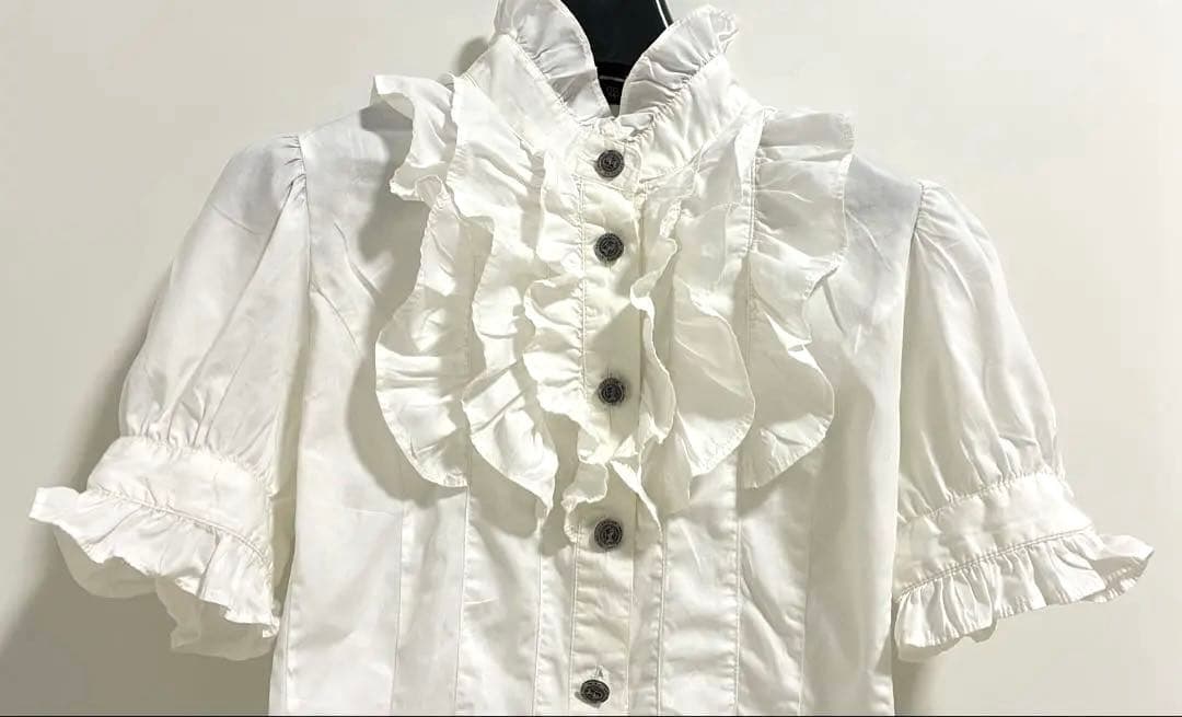 イノセントワールド　半袖スタンド襟ブラウス　白