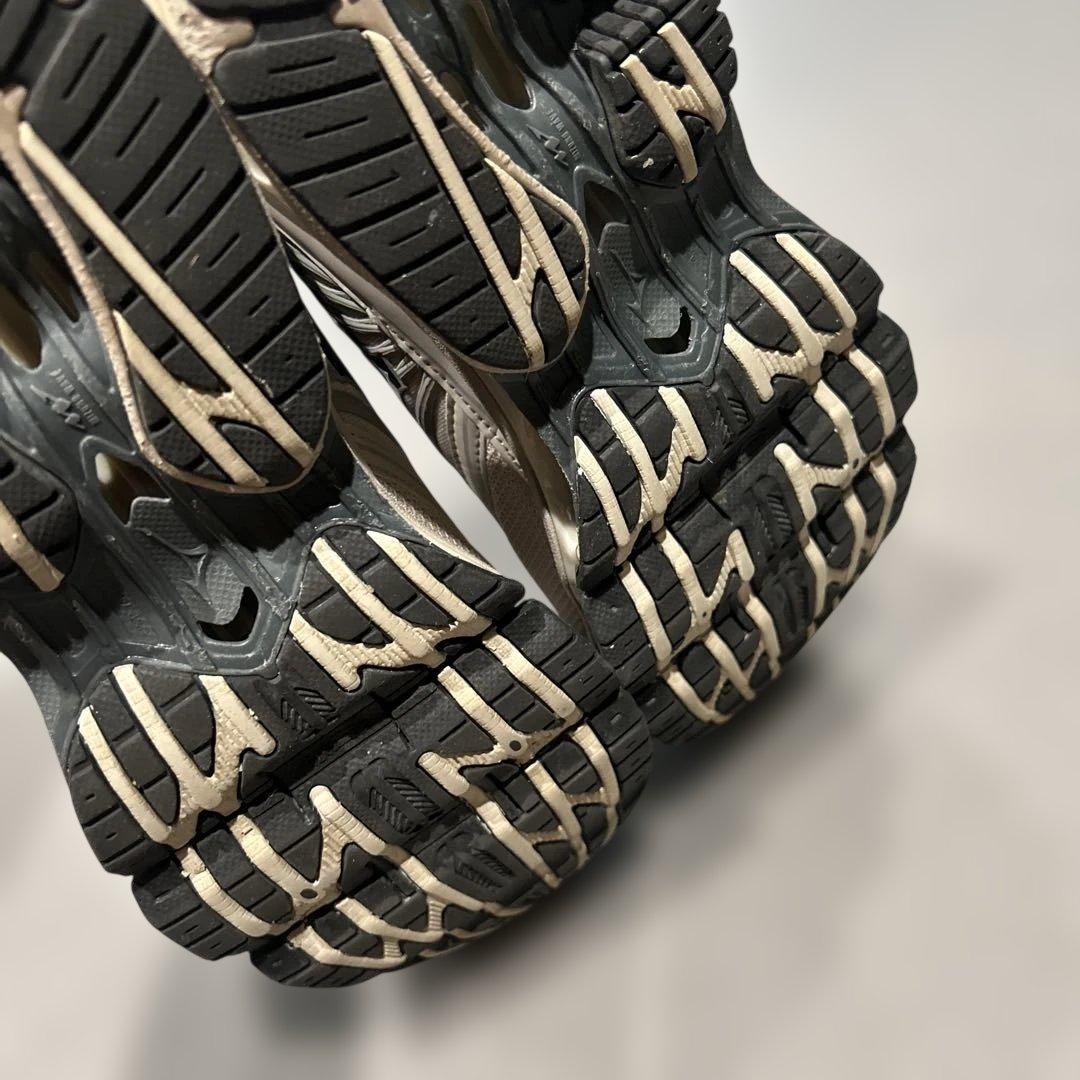 美品Mizuno Wave Prophecy ホワイト/グレー スニーカー