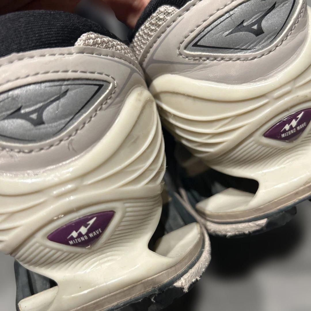 美品Mizuno Wave Prophecy ホワイト/グレー スニーカー