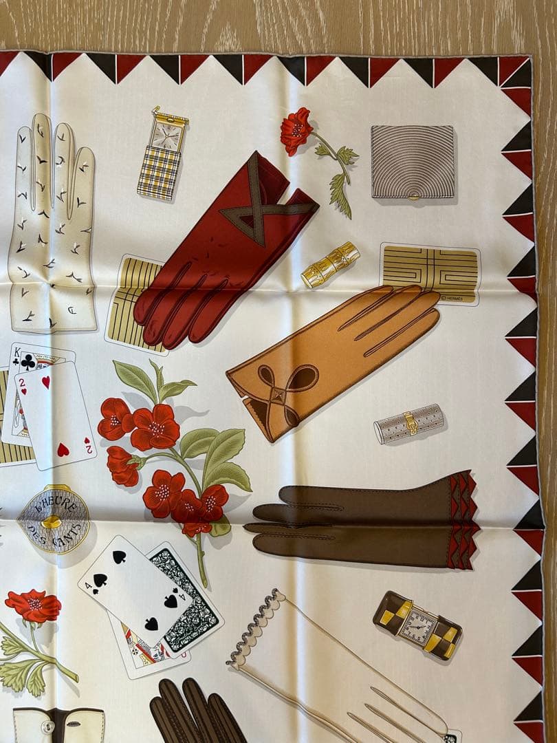 【美品】エルメス　カレ 90 《手袋の時計》