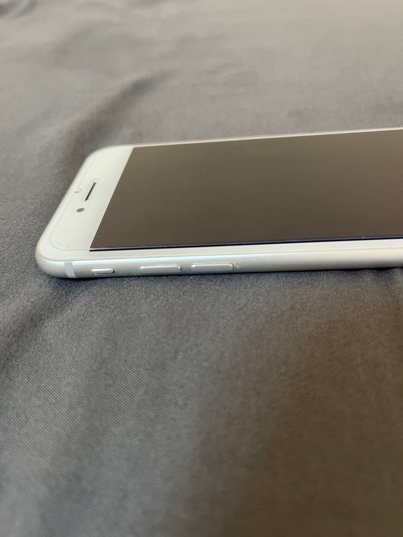 Apple iPhone 8 シルバー 本体　64GB