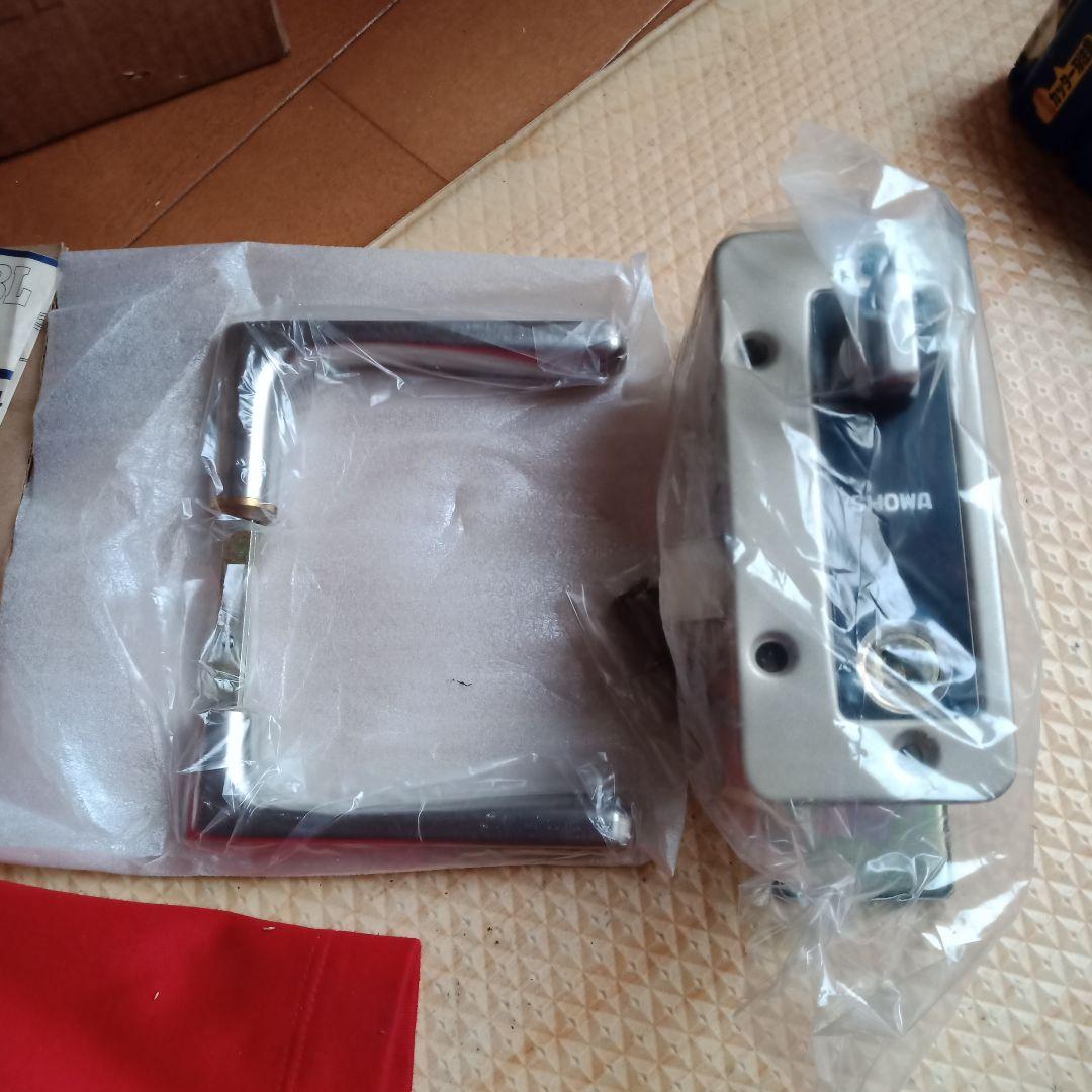 昭和ロック　錠　鍵　bll シリンダー面付　bl 玄関