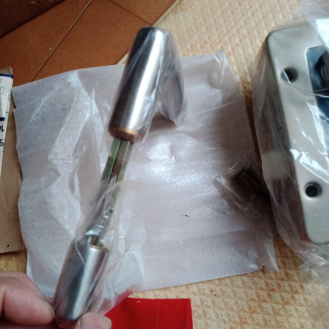 昭和ロック　錠　鍵　bll シリンダー面付　bl 玄関