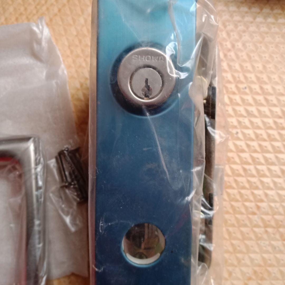 昭和ロック　錠　鍵　bll シリンダー面付　bl 玄関