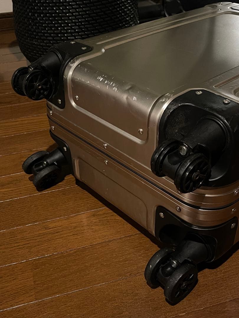 ZERO HALLIBURTON キャリーケース【TSAロック 】