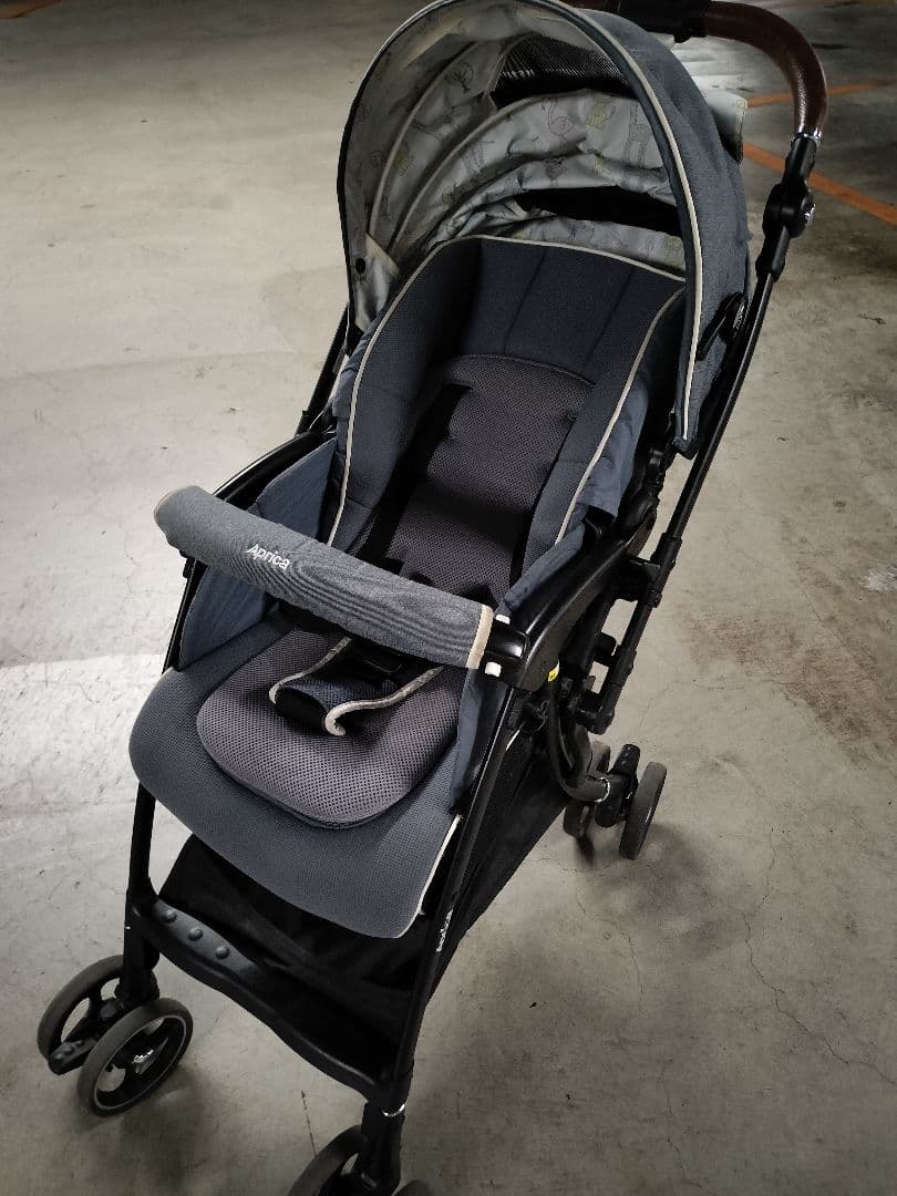 *＊美品＊* Aprica ラクーナビッテクッション アニマル柄 レザーハンドル