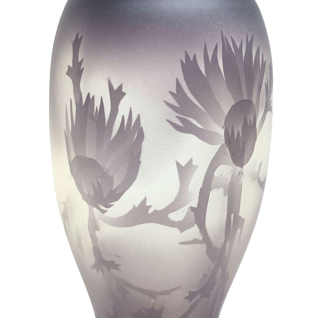 Y3279-1 ガレ風 被せガラス 花文花瓶 高さ23㎝　 　ten