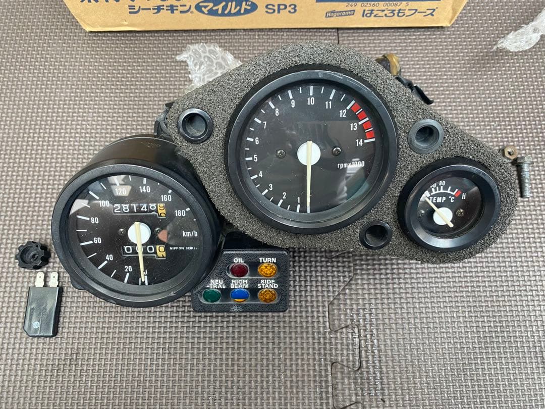 NSR250R SE MC21 純正メーター トリップノブ折れ