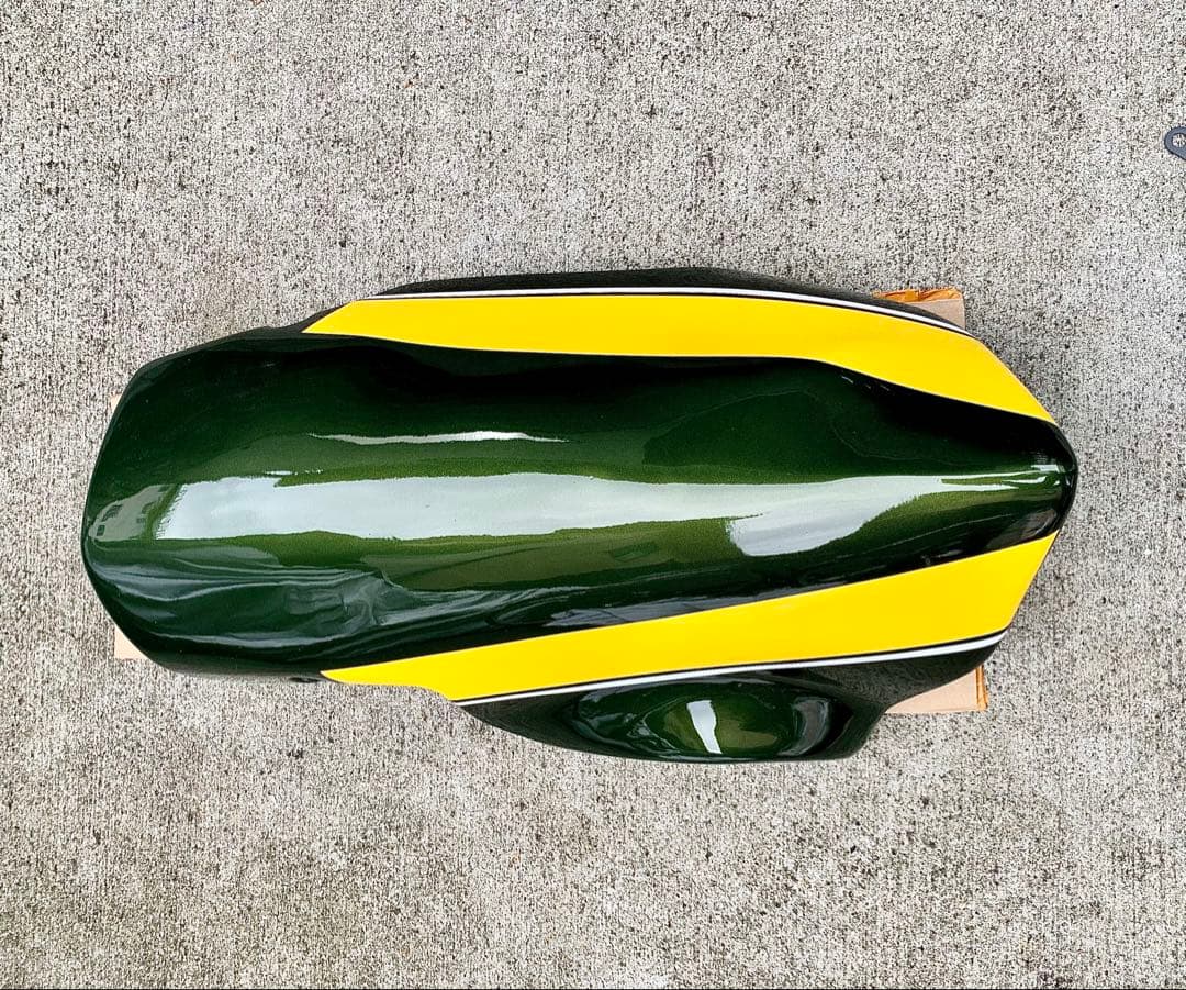 おひとつ限り！ Z900RS アンダーカウル キャンディトーングリーン 社外品