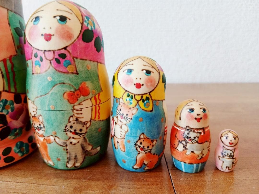 【LYH058】 北欧ロシア雑貨、マトリョーシカ【3匹の猫】リューバ作