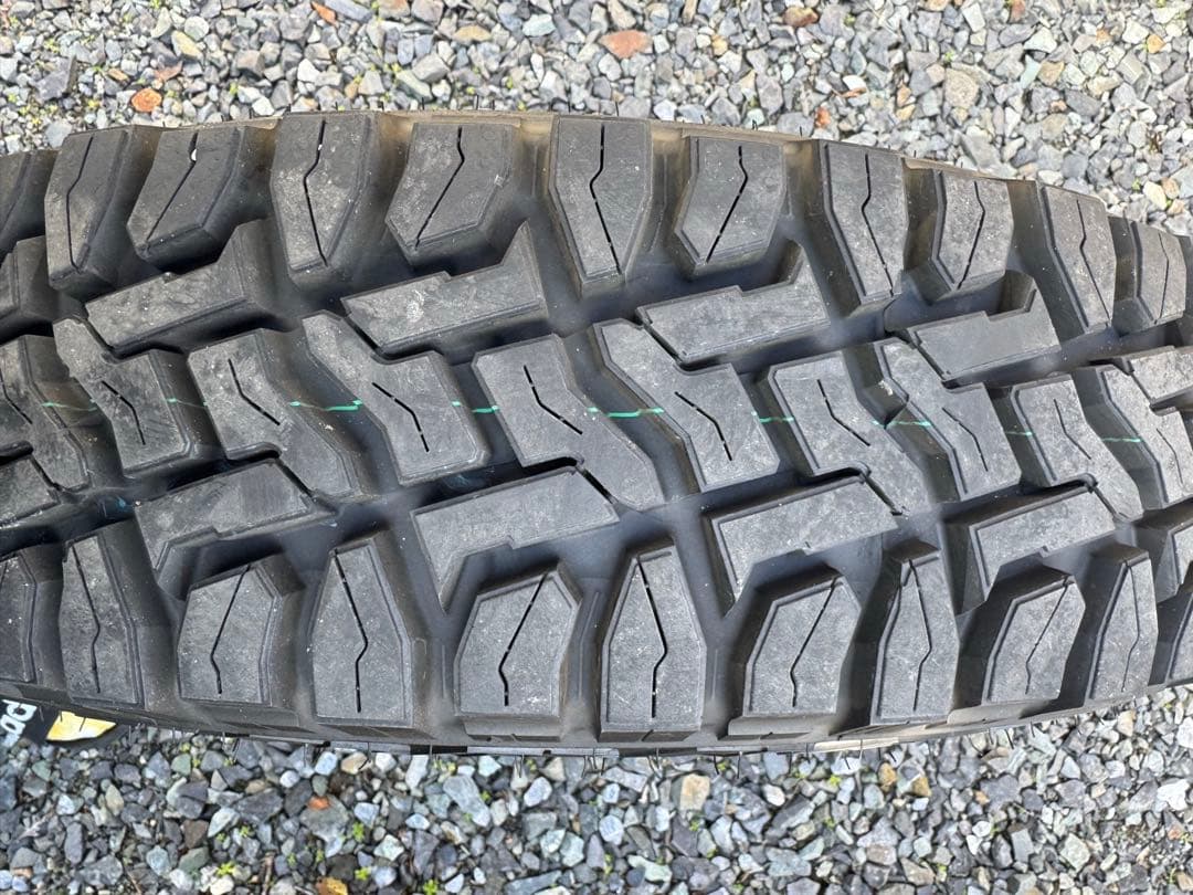 ジムニー タイヤホイールセット185/85R16 ホワイトレター