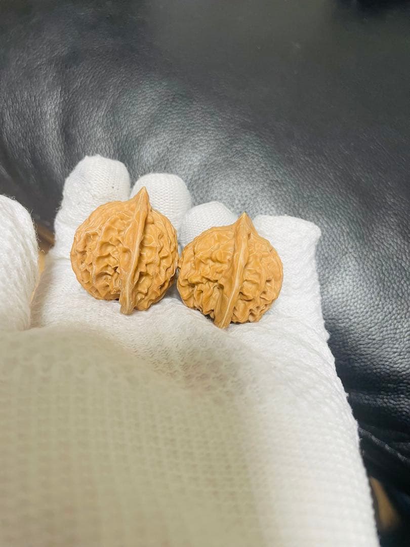 厚揚げN o .386 と258遊ぶかクルミ　文玩核桃 精配❤️形盘龙纹核桃