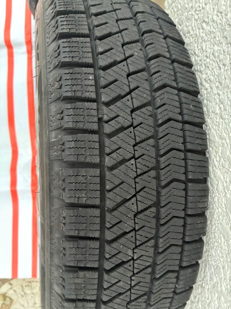 ブリヂストンスタッドレスタイヤ、ホイル、ナット2024ＢR IZZAKVRX2