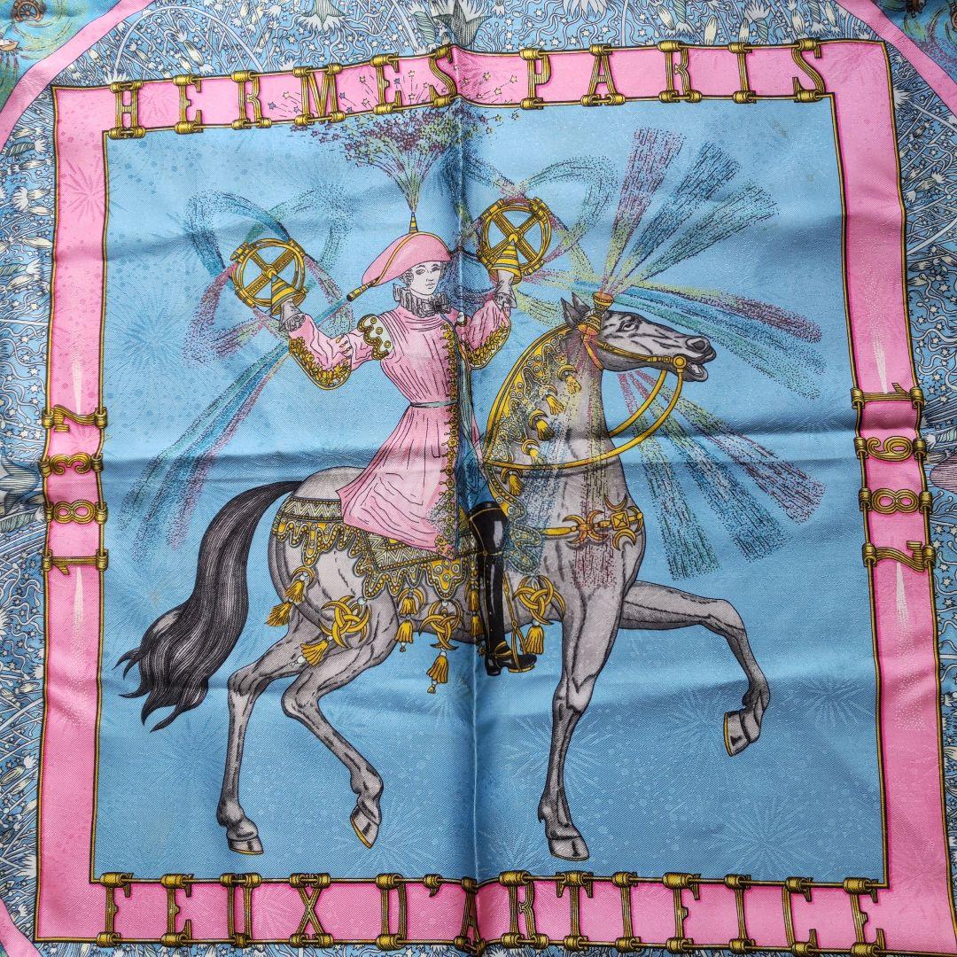 エルメススカーフ　カレ90 FEUXD'　美品　ほぼ未使用　正規店で購入