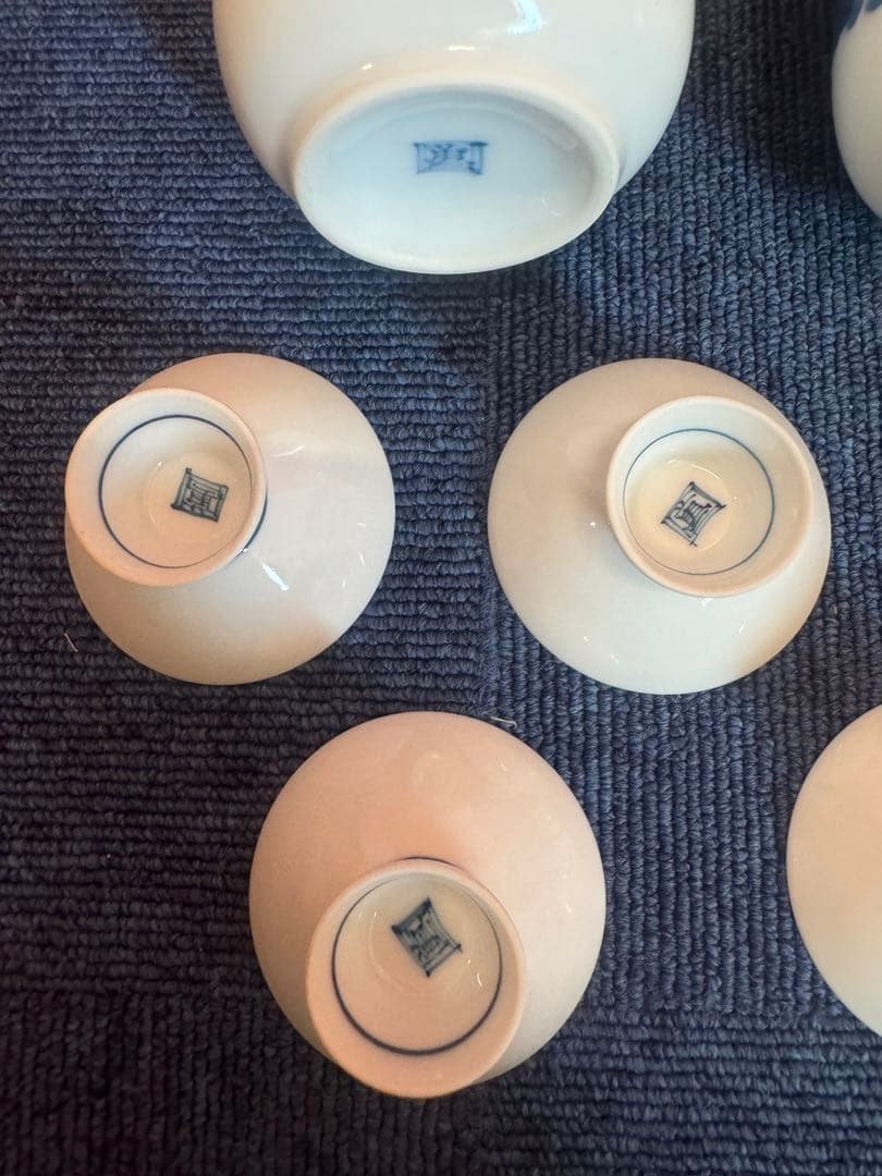 1884 有田焼　畑萬陶苑　染付山水　酒器セット　徳利2客　猪口5客　未使用