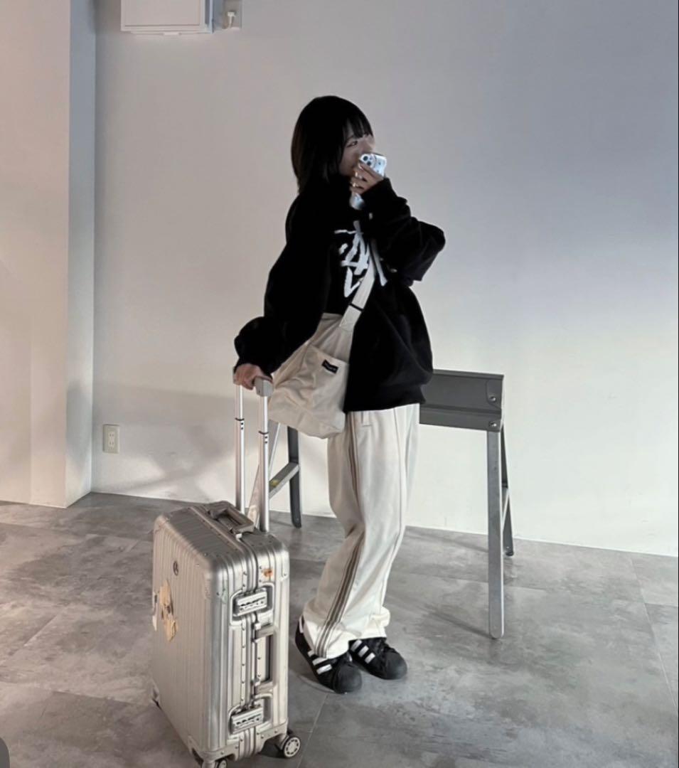 STUSSY ステューシー　パーカー