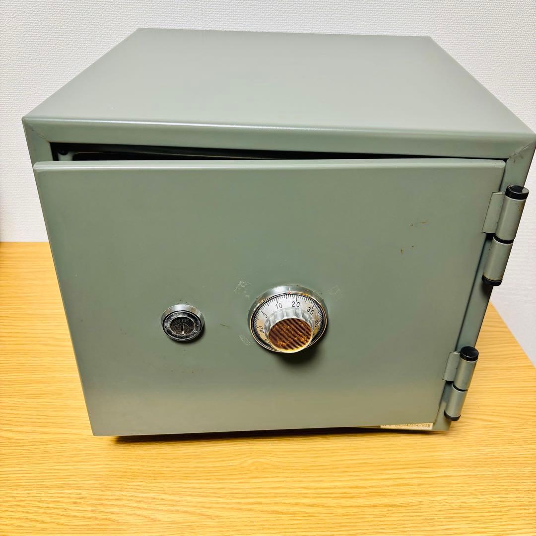 キング工業株式会社 とびら付き耐火庫　耐火金庫 セキュリティ日本製　送料込み
