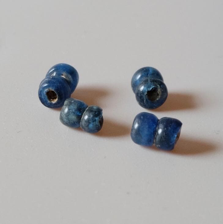 ☆ローマ時代：ブルー・ガラスのビーズ　4個セット