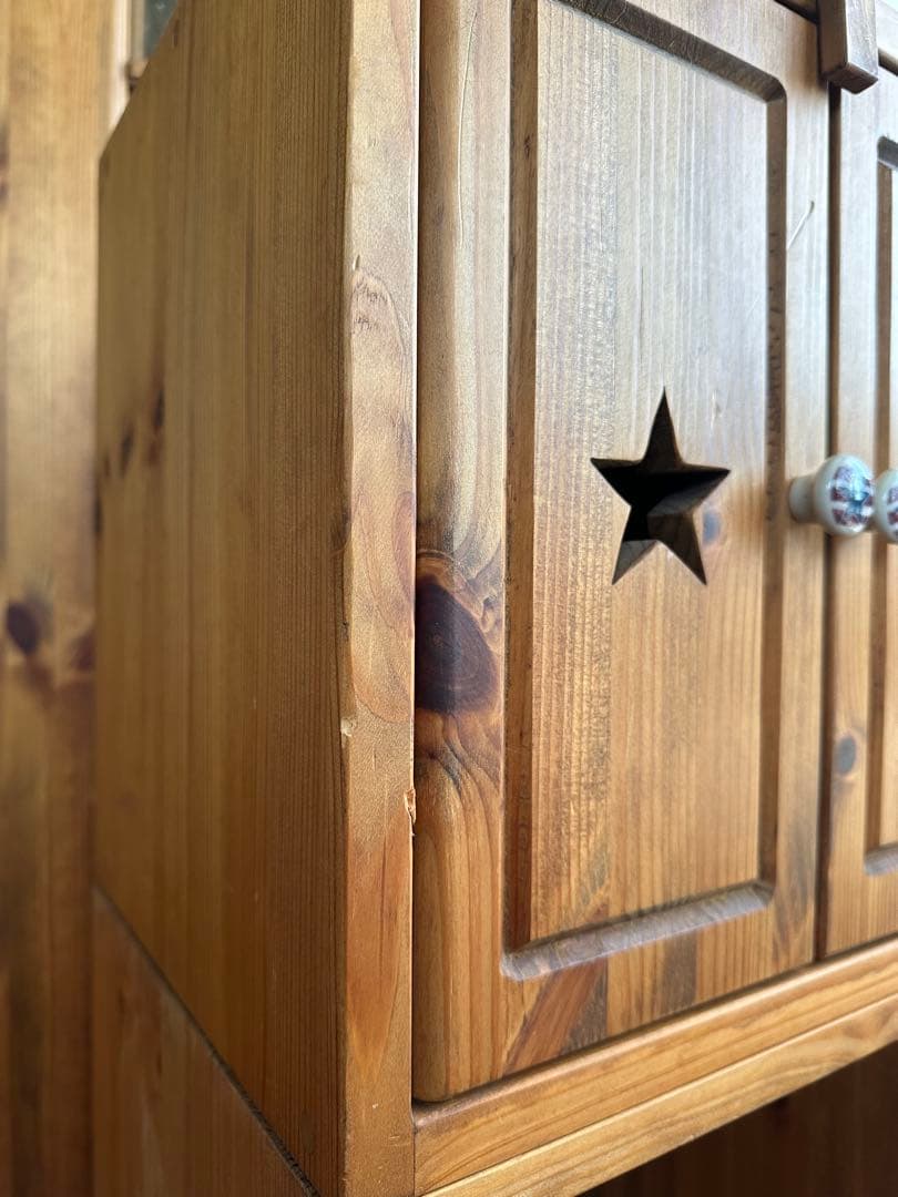 値下げ⭐︎木製ラック 星型カット扉付き