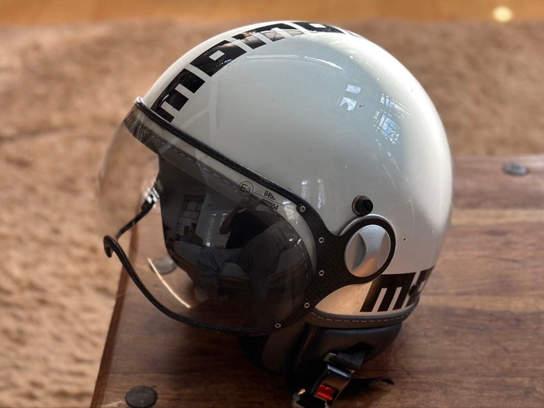 イタリア製MOMO モモ デザイン ジェットヘルメット　ファイター EVO 白